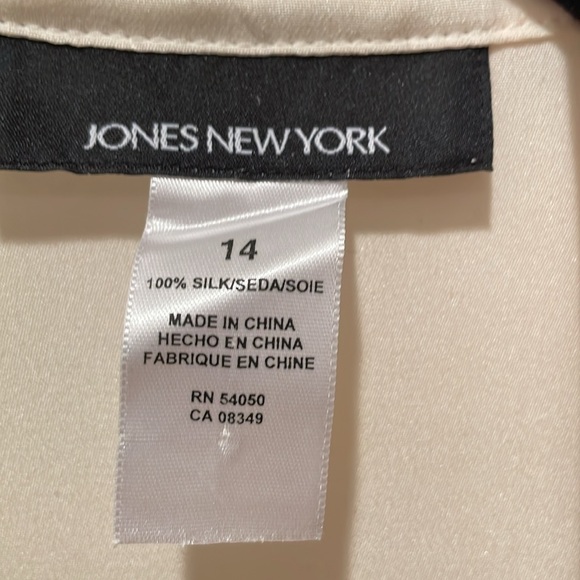 100%silk blouse - Picture 5 of 9